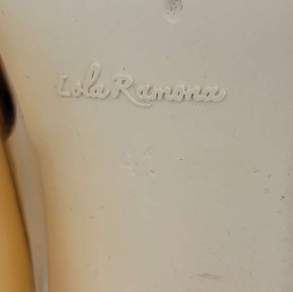 Lola Ramona Gold Heels Retro Pumps - Picture 6 of 11